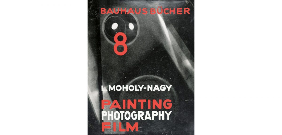 Der achte Band der Bauhausbücher zeigt die Bemühungen von László Moholy-Nagy, der Fotografie und dem Film eine der Malerei ebenbürtige Geltung zu verleihen.