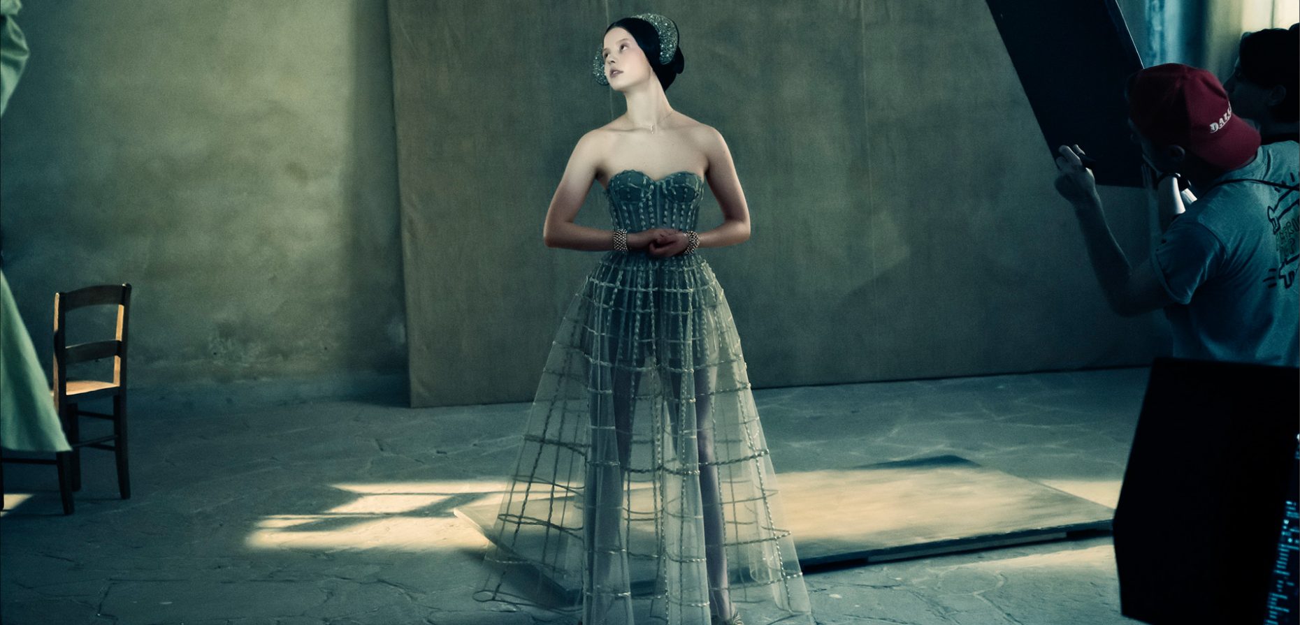 Für den neuen Pirelli-Kalender 2020 begab sich Paolo Roversi auf die Suche nach Julia, der zur tragischen Heldin heranreifenden Protagonistin aus der berühmtesten aller Liebesgeschichten.