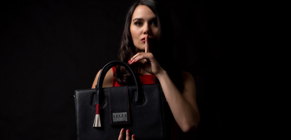 Schöpferische Zerstörung: Der Begriff passt zum Konzept der Marke Sekrè, die mit ihrer Mystery Bag den Markt für Luxus-Handtaschen zu revolutionieren sucht.