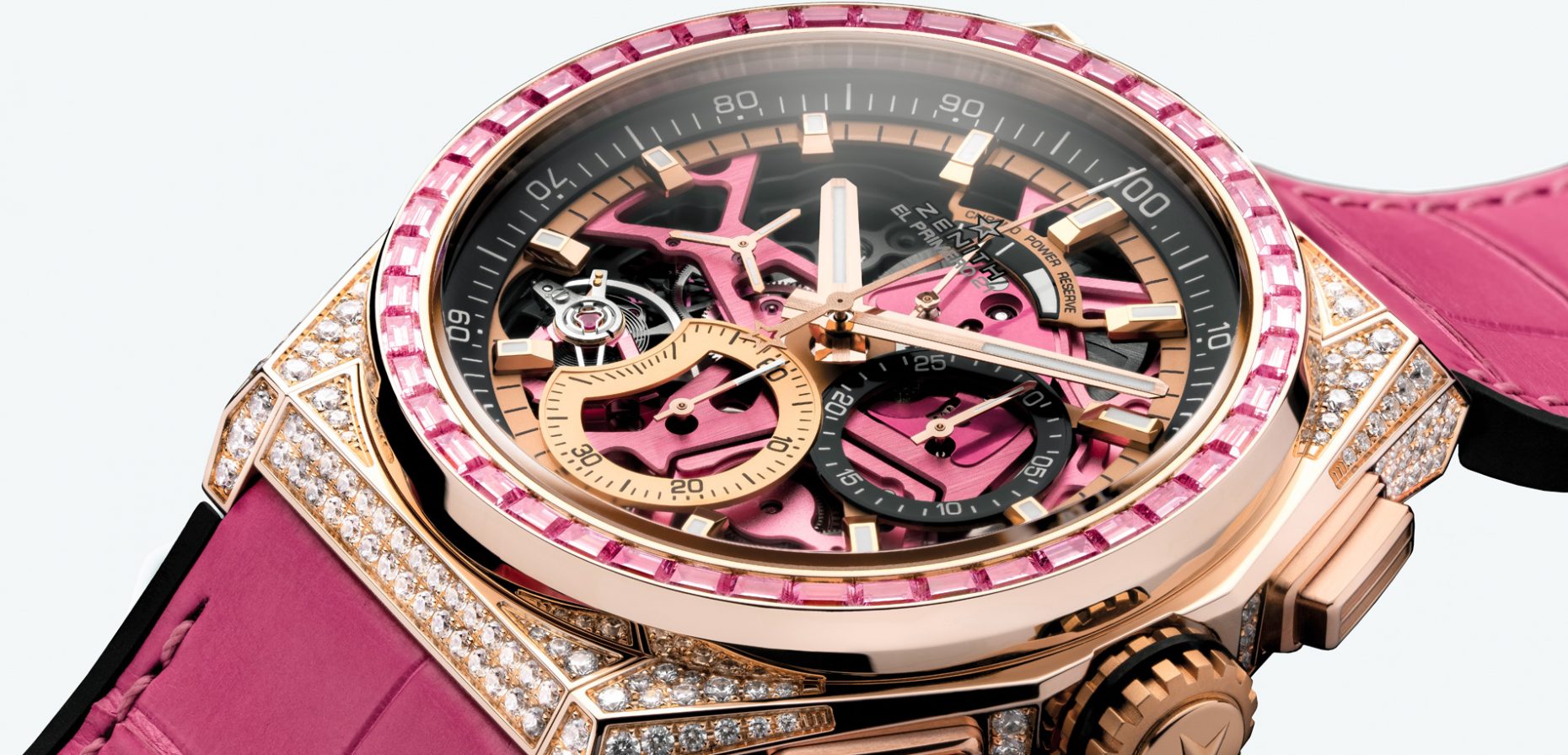 Perfekt eingeschalt präsentiert sich das aufwändig dekorierte El Primero Automatikchronographenwerk im Damenuhren-Sondermodell Zenith Defy 21 Pink Edition.