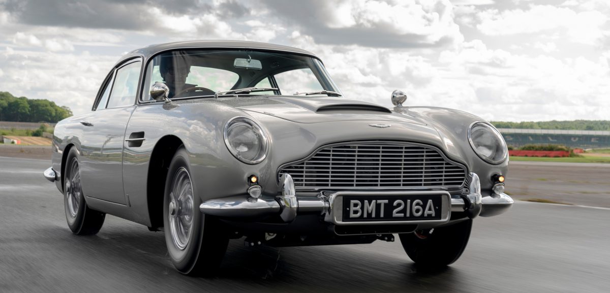 Ohne Straßenzulassung aber mit der Lizenz zum Imponieren: James Bonds schönster Dienstwagen, der Aston Martin DB5, erhält eine limitierte Neuauflage.