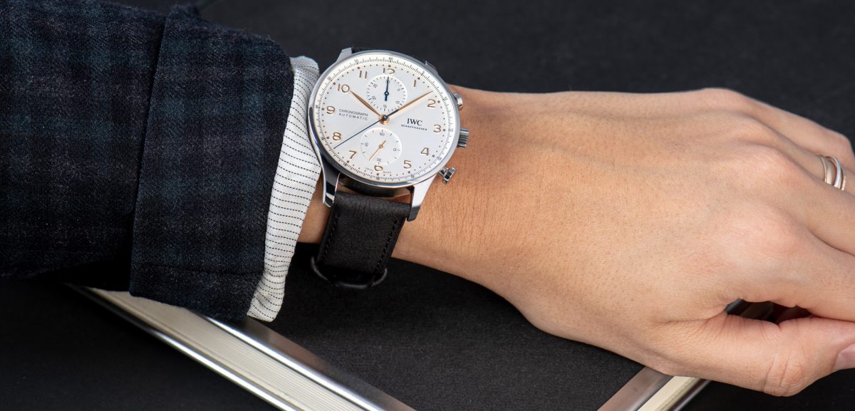 Obwohl hauptsächlich aus Zellulose hergestellt, sind die neuen TimberTex-Uhrenarmbänder von IWC eine robuste und sogar wasserfeste Alternative zu Leder.