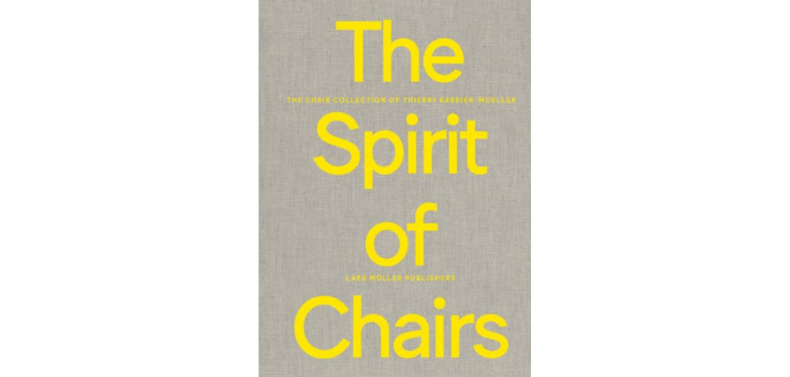 Was macht den einen Gegenstand zum Stuhl und den anderen zum Kunstwerk? Die Neuerscheinung The Spirit of Chairs wirft viele Fragen auf. Das Foto zeigt den Bildband, der bei Lars Müller Publishers erschienen ist.