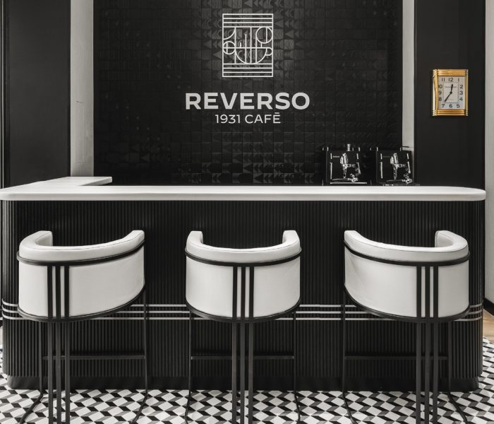 Mit dem Reverso 1931 Café New York schuf Jaeger-LeCoultre den perfekten Rahmen im Art-déco-Stil für die 90 Jahre alte und für das Polospiel entwickelte Erfolgslinie der Schweizer Marke.