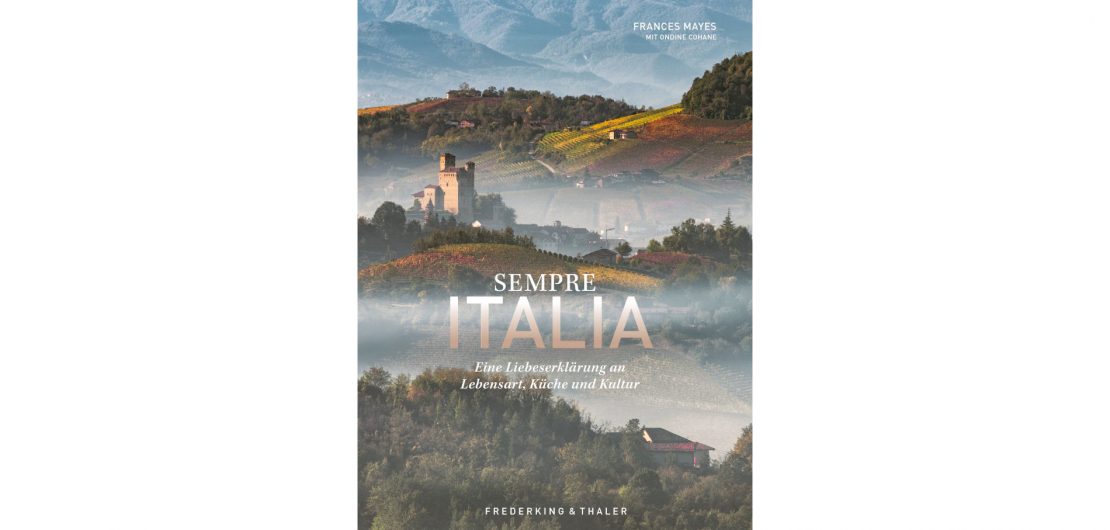 Sempre Italia, verfasst von Frances Mayes und Ondine Cohane, versteht sich als Liebeserklärung an Lebensart, Küche und Kultur. Das Werk eignet sich als Lesebuch, Luxus-Reiseführer und großartiges Geschenk. Erschienen ist es bei Frederking & Thaler.