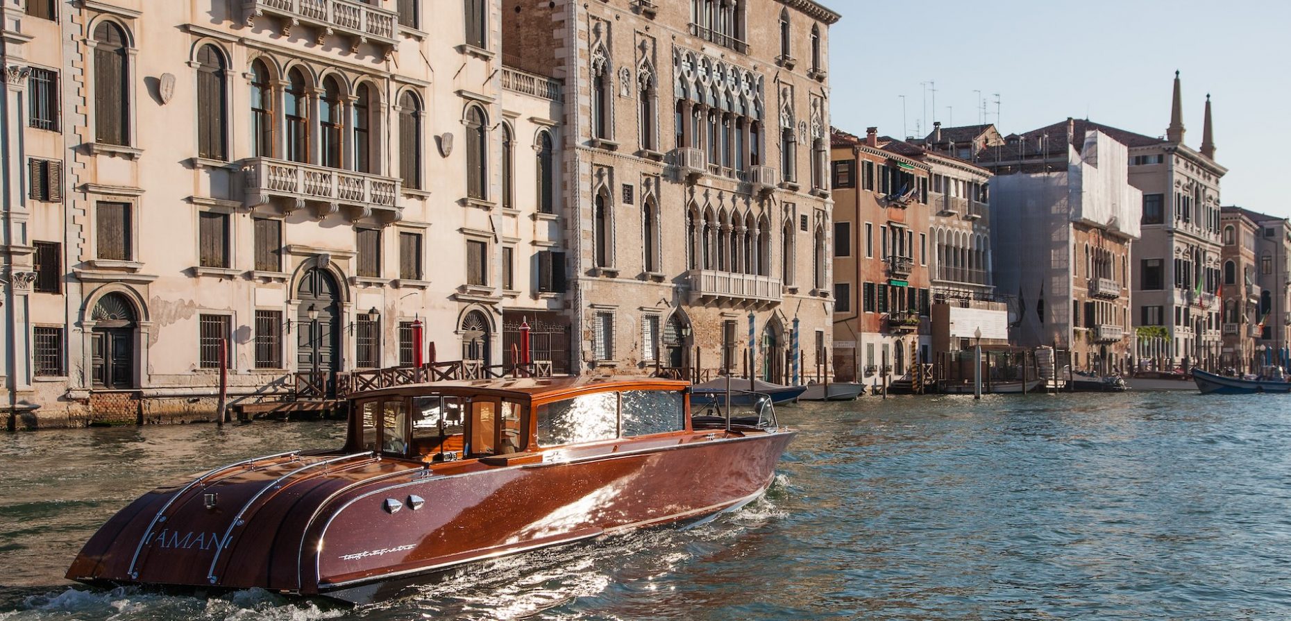 Übernachtungstipp zur Biennale di Venezia: Das Aman Venice setzt aus gegebenem Anlass selbst in mehrfacher Hinsicht künstlerische Akzente. Foto: © Amanresorts Limited
