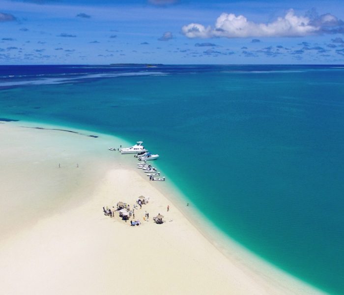Im Bildband Indian Ocean präsentiert Weltenbummler Stefan Loiperdinger die schönsten Inseln und Resorts. Das Foto stammt von der Alphonse-Inselgruppe, die zur Republik der Seychellen gehört. Quelle: Indianocean.de