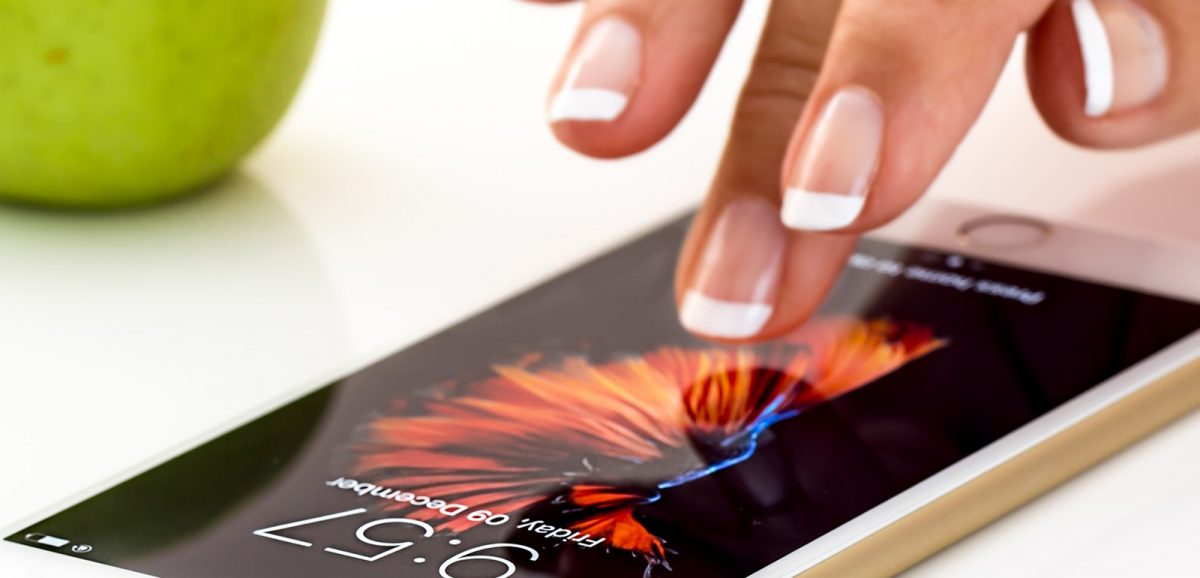 Smartphone-Nutzung; Symbolbild zum RGBMAG-Artikel von Martin Ostermeier: Schöne neue Mobilfunkwelt: 5G für Verbraucher